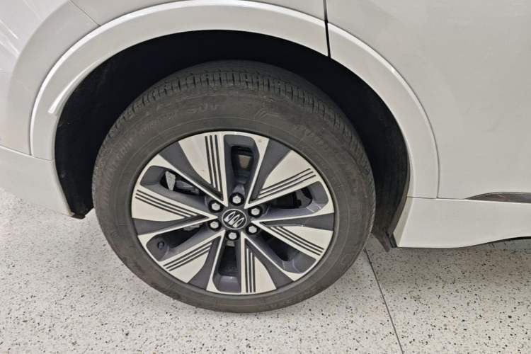 Used Buick E5 2025 Model 620KM Prestige Edition Right Rear Wheel Hub