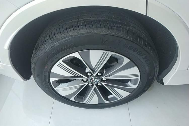 Used Buick E5 2025 Model 620KM Prestige Edition Right Rear Wheel Hub