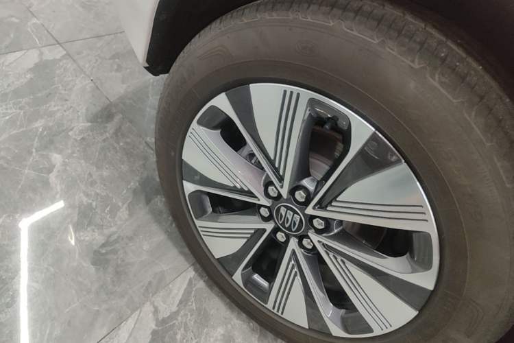 Used Buick E5 2025 Model 620KM Prestige Edition Right Rear Wheel Hub