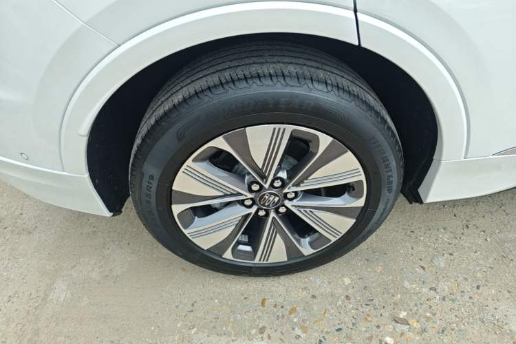 Used Buick E5 2025 Model 620KM Prestige Edition Right Rear Wheel Hub