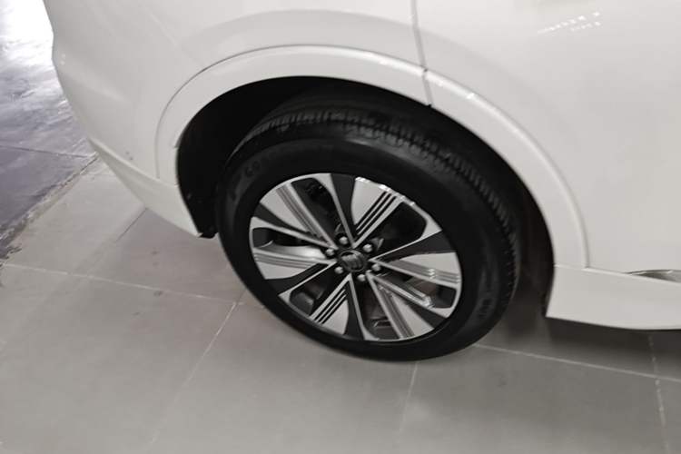 Used Buick E5 2025 Model 620KM Prestige Edition Right Rear Wheel Hub