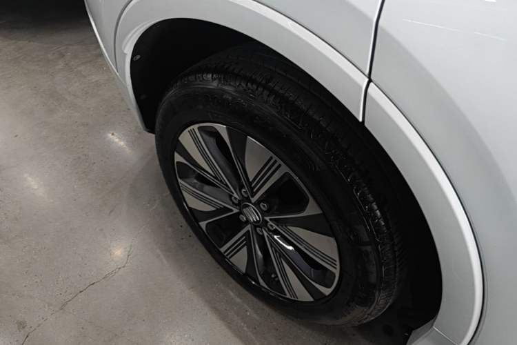 Used Buick E5 2025 Model 620KM Prestige Edition Right Rear Wheel Hub