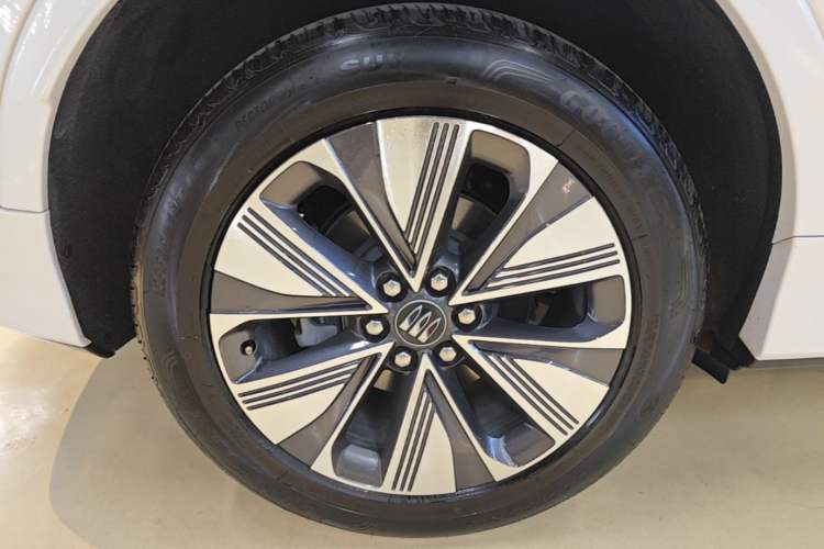 Used Buick E5 2025 Model 620KM Prestige Edition Right Rear Wheel Hub