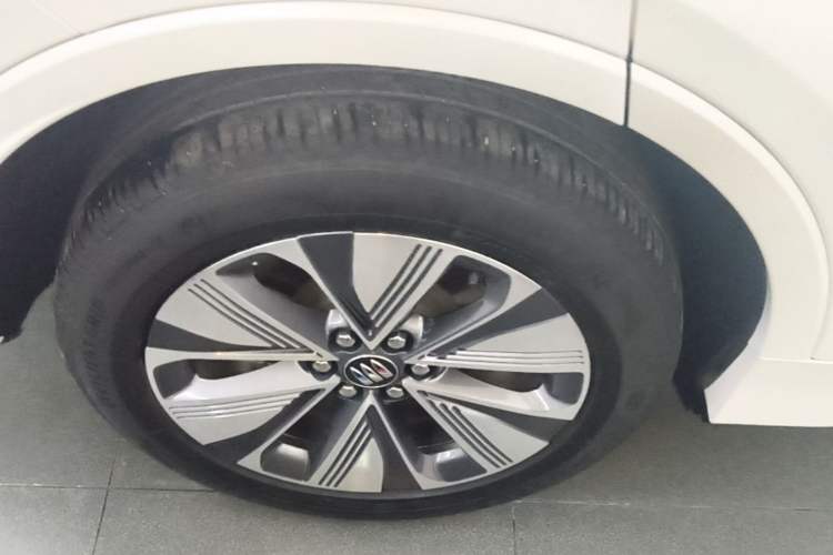 Used Buick E5 2025 Model 620KM Prestige Edition Right Rear Wheel Hub