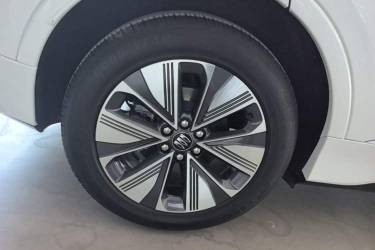 Used Buick E5 2025 Model 620KM Prestige Edition Right Rear Wheel Hub