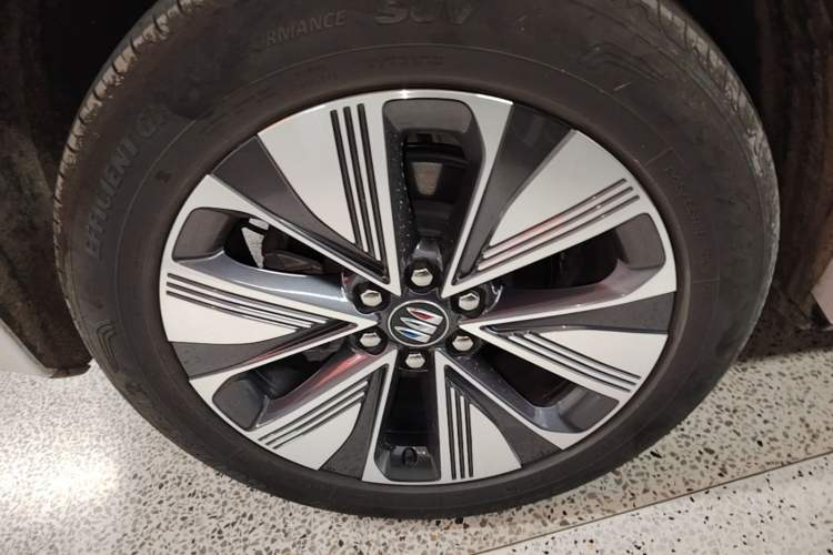Used Buick E5 2025 Model 620KM Prestige Edition Right Rear Wheel Hub