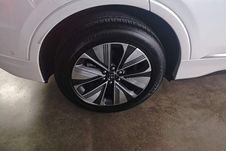 Used Buick E5 2025 Model 620KM Prestige Edition Right Rear Wheel Hub