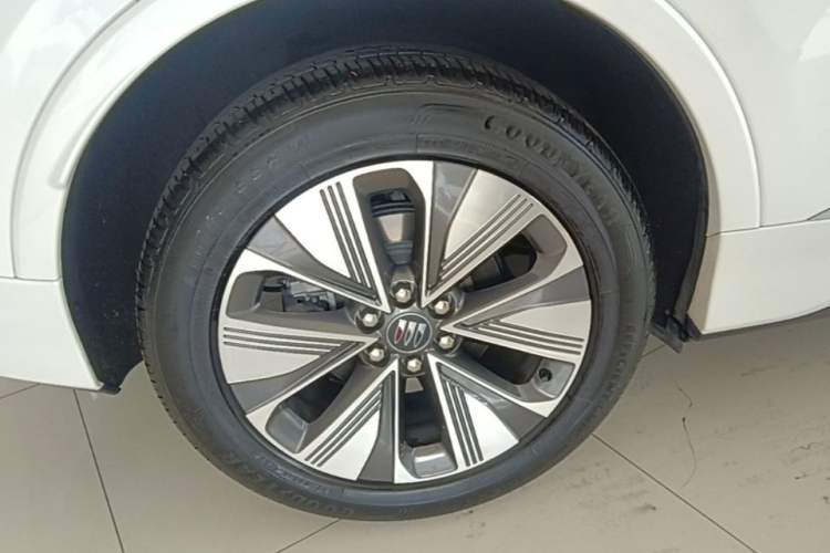 Used Buick E5 2025 Model 620KM Prestige Edition Right Rear Wheel Hub