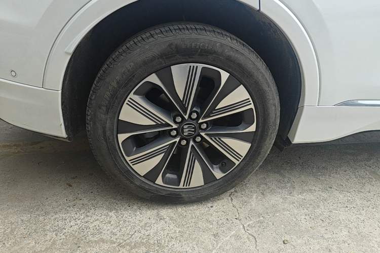 Used Buick E5 2025 Model 620KM Prestige Edition Right Rear Wheel Hub