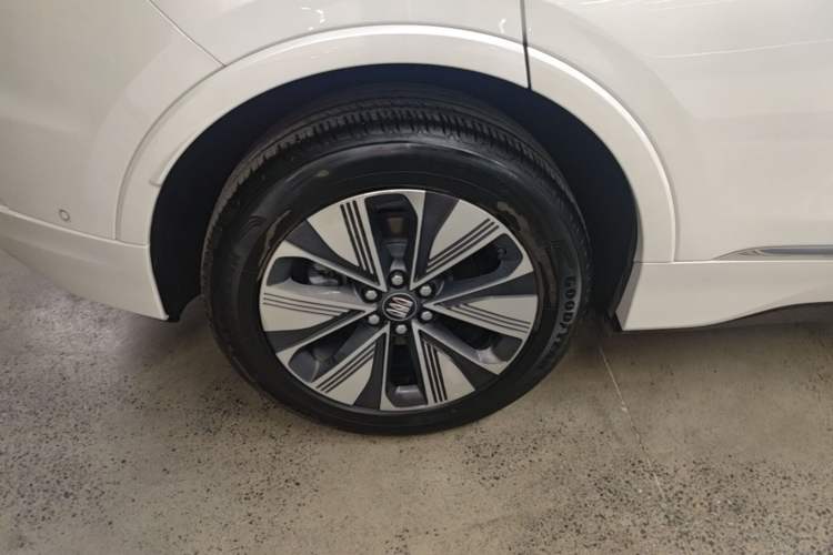 Used Buick E5 2025 Model 620KM Prestige Edition Right Rear Wheel Hub