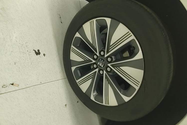Used Buick E5 2025 Model 620KM Prestige Edition Right Rear Wheel Hub