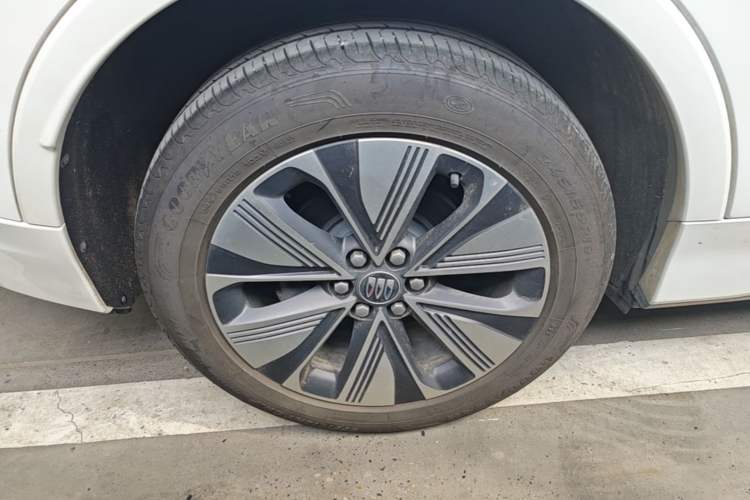 Used Buick E5 2025 Model 620KM Prestige Edition Right Rear Wheel Hub