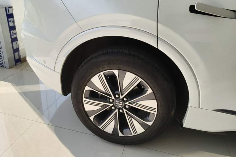 Used Buick E5 2025 Model 620KM Prestige Edition Right Rear Wheel Hub