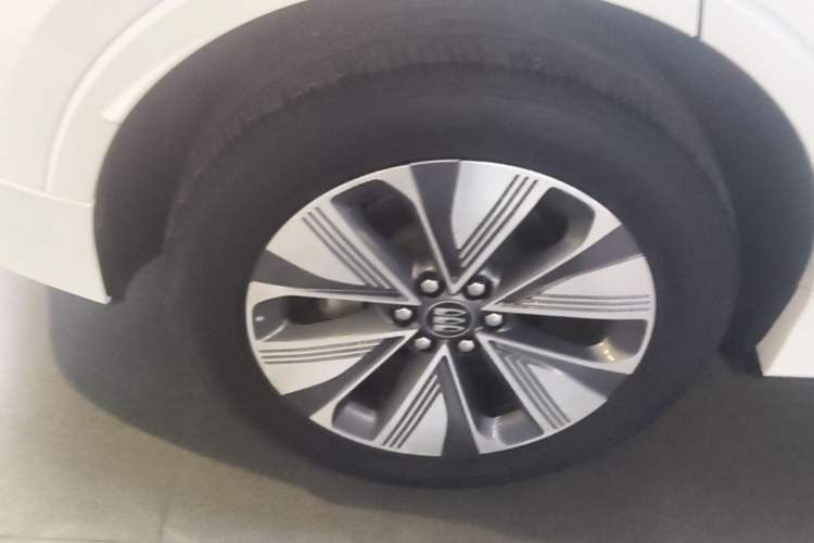 Used Buick E5 2025 Model 620KM Prestige Edition Right Rear Wheel Hub