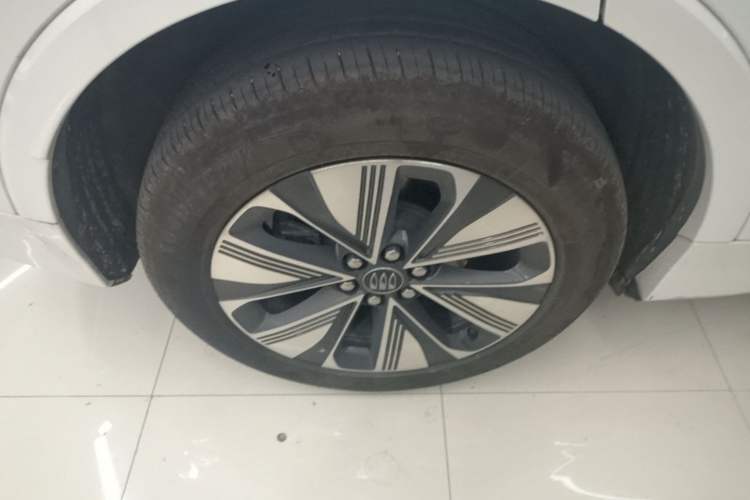 Used Buick E5 2025 Model 620KM Prestige Edition Right Rear Wheel Hub