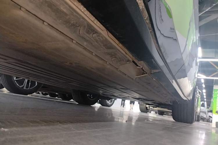 Used Buick E5 2025 Model 620KM Prestige Edition Right Side Sill
