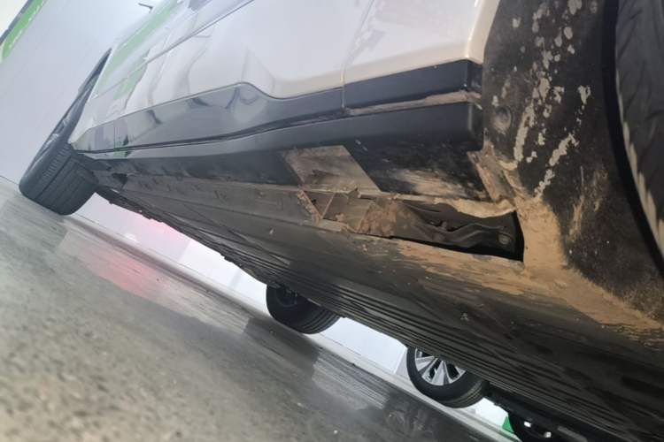 Used Buick E5 2025 Model 620KM Prestige Edition Right Side Sill