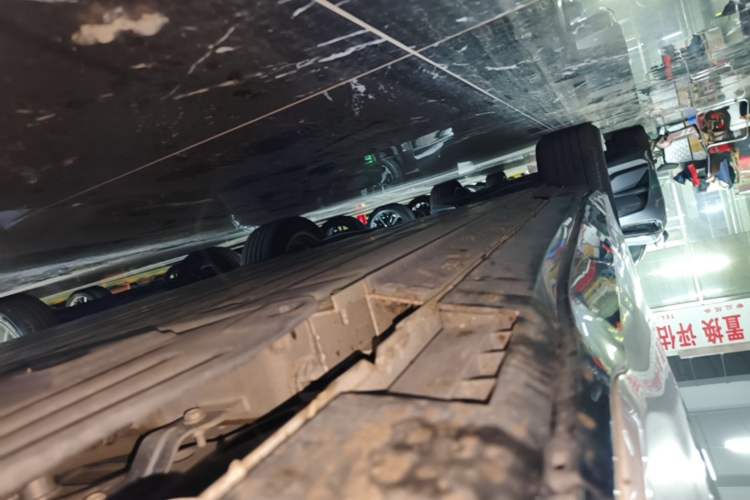 Used Buick E5 2025 Model 620KM Prestige Edition Right Side Sill