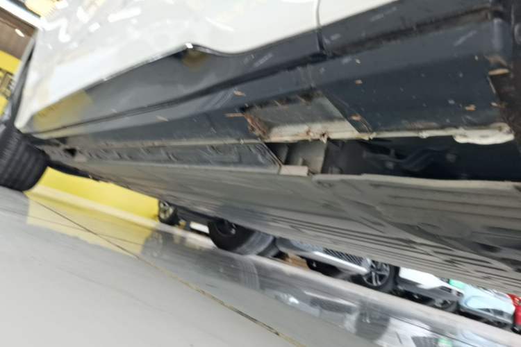 Used Buick E5 2025 Model 620KM Prestige Edition Right Side Sill