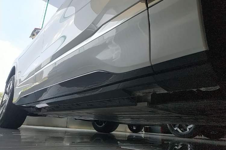 Used Buick E5 2025 Model 620KM Prestige Edition Right Side Sill