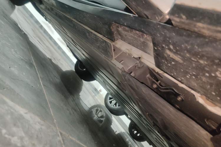 Used Buick E5 2025 Model 620KM Prestige Edition Right Side Sill