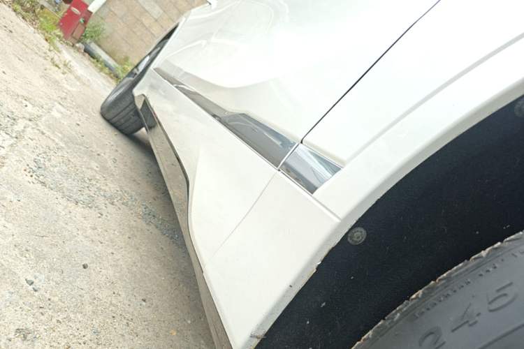 Used Buick E5 2025 Model 620KM Prestige Edition Right Side Sill