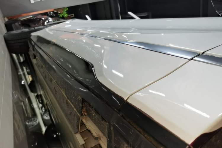 Used Buick E5 2025 Model 620KM Prestige Edition Right Side Sill