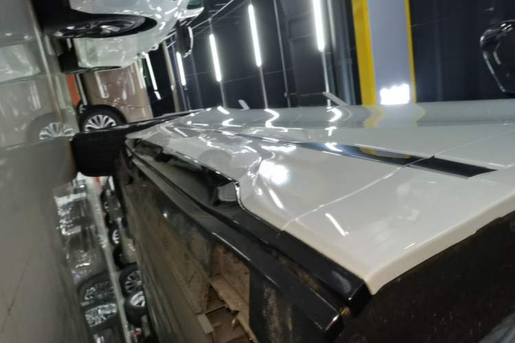 Used Buick E5 2025 Model 620KM Prestige Edition Right Side Sill