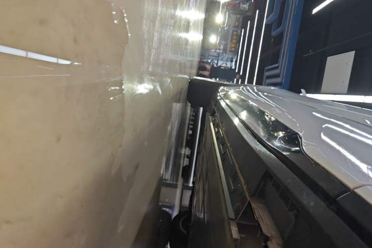 Used Buick E5 2025 Model 620KM Prestige Edition Right Side Sill