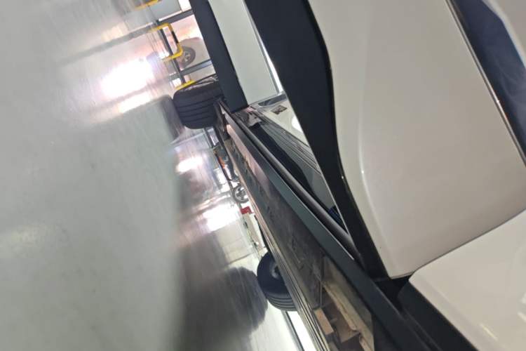 Used Buick E5 2025 Model 620KM Prestige Edition Right Side Sill
