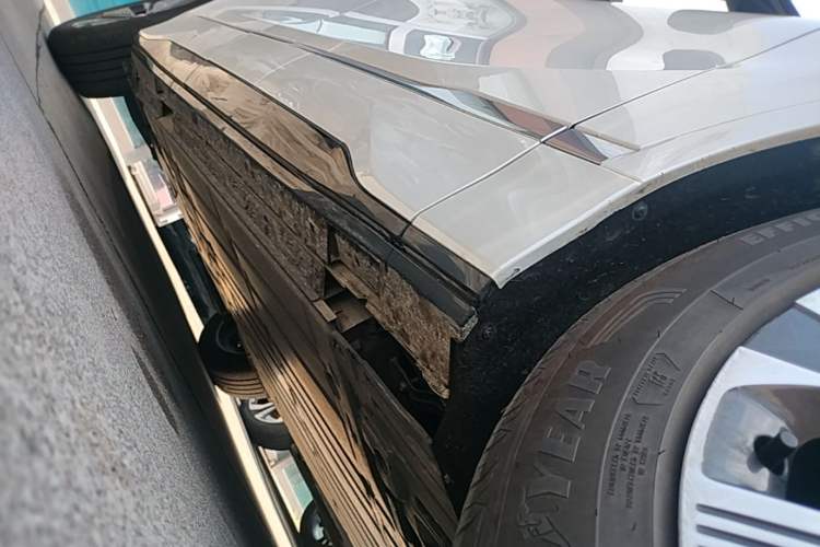 Used Buick E5 2025 Model 620KM Prestige Edition Right Side Sill
