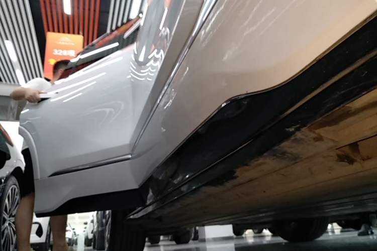 Used Buick E5 2025 Model 620KM Prestige Edition Right Side Sill