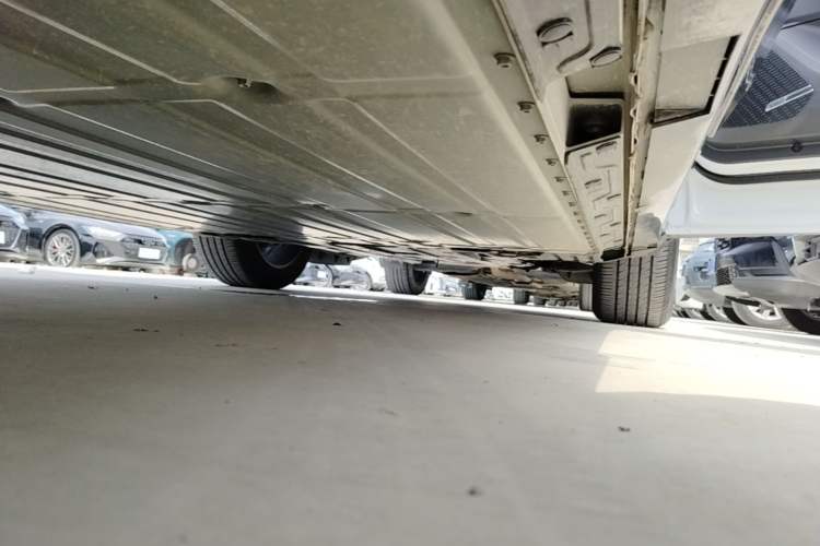 Used Buick E5 2025 Model 620KM Prestige Edition Right Side Sill