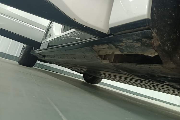 Used Buick E5 2025 Model 620KM Prestige Edition Right Side Sill