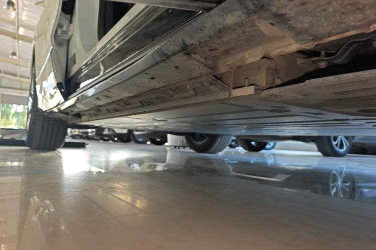Used Buick E5 2025 Model 620KM Prestige Edition Right Side Sill