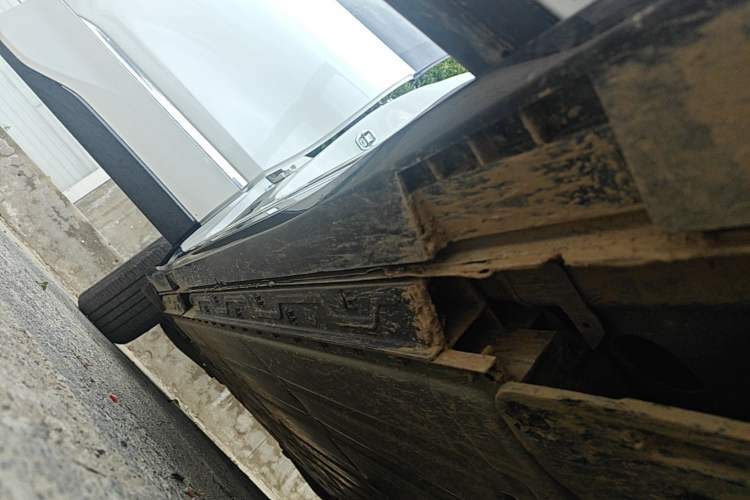 Used Buick E5 2025 Model 620KM Prestige Edition Right Side Sill