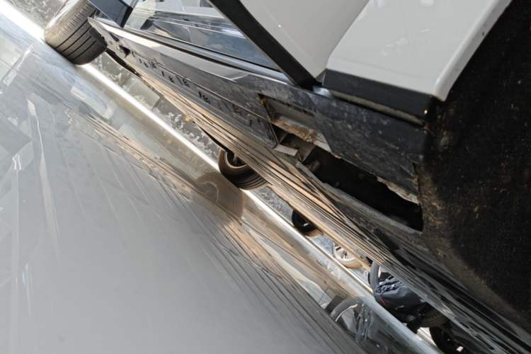 Used Buick E5 2025 Model 620KM Prestige Edition Right Side Sill