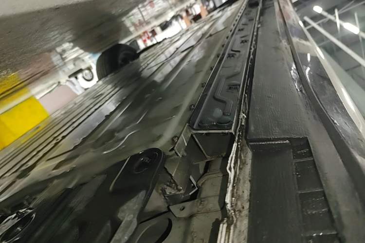 Used Buick E5 2025 Model 620KM Prestige Edition Right Side Sill