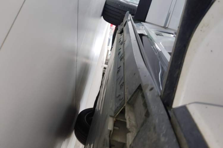 Used Buick E5 2025 Model 620KM Prestige Edition Right Side Sill