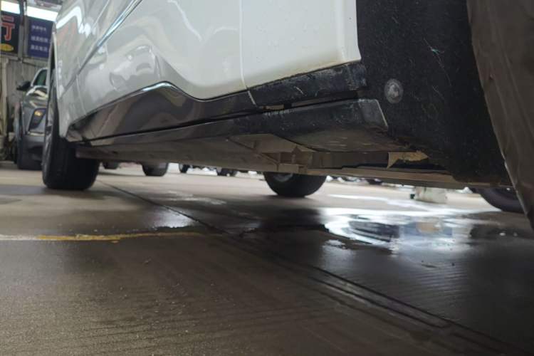 Used Buick E5 2025 Model 620KM Prestige Edition Right Side Sill