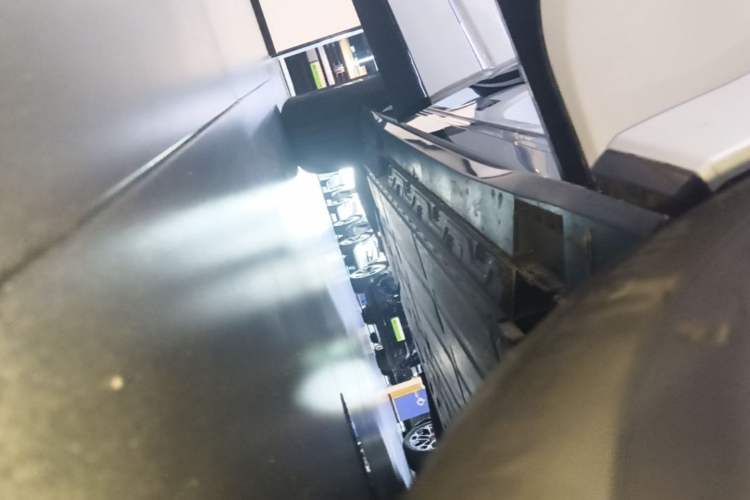 Used Buick E5 2025 Model 620KM Prestige Edition Right Side Sill