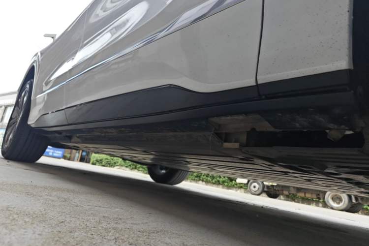 Used Buick E5 2025 Model 620KM Prestige Edition Right Side Sill