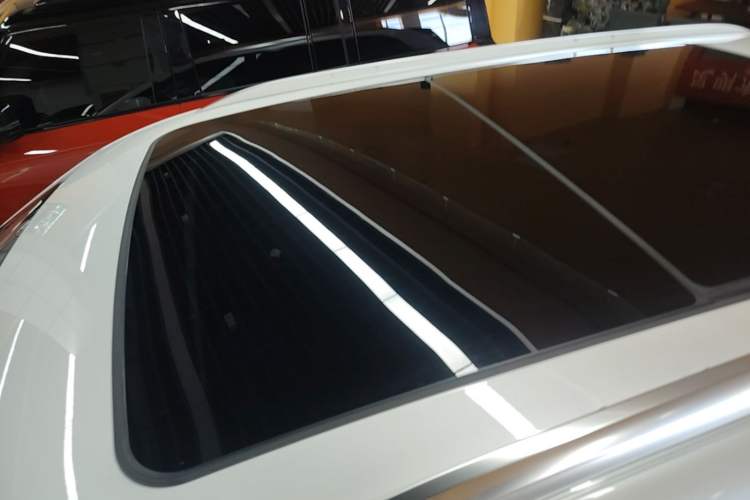 Used Buick E5 2025 Model 620KM Prestige Edition Roof