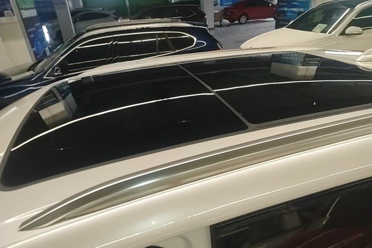 Used Buick E5 2025 Model 620KM Prestige Edition Roof
