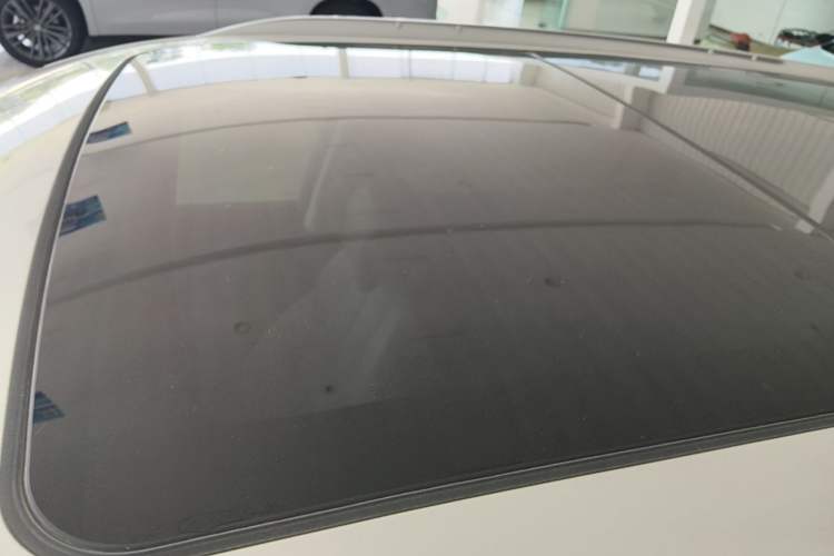 Used Buick E5 2025 Model 620KM Prestige Edition Roof