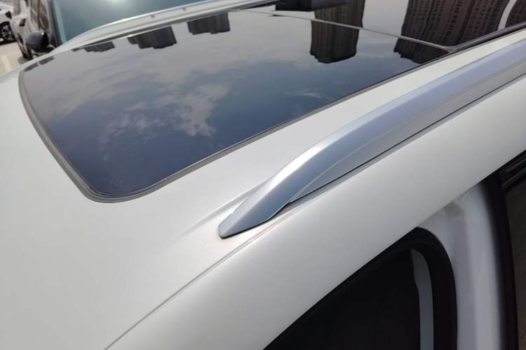 Used Buick E5 2025 Model 620KM Prestige Edition Roof