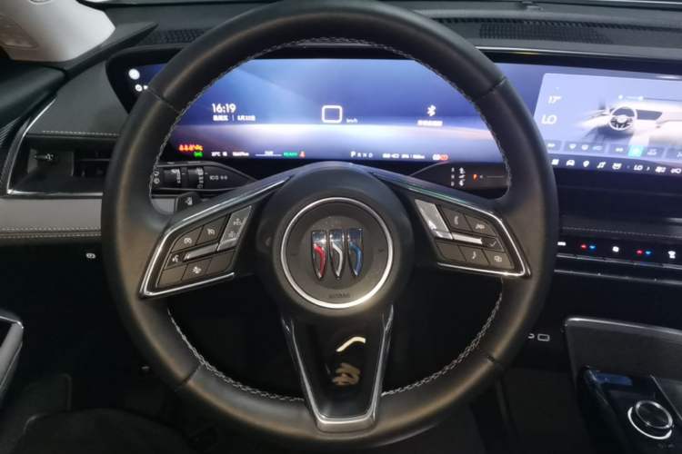 Used Buick E5 2025 Model 515KM First-Adoption Edition Steering Wheel