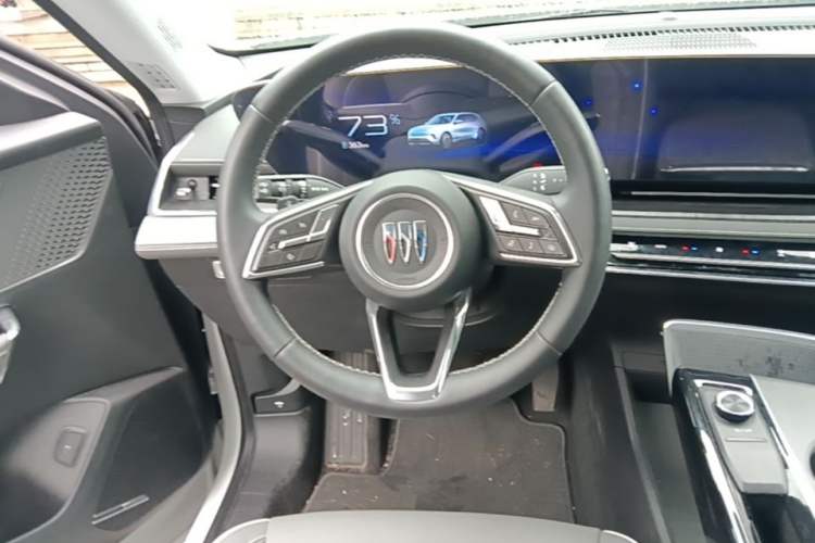 Used Buick E5 2025 Model 620KM Prestige Edition Steering Wheel