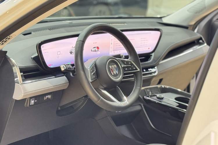 Used Buick E5 2025 Model 620KM Prestige Edition Steering Wheel