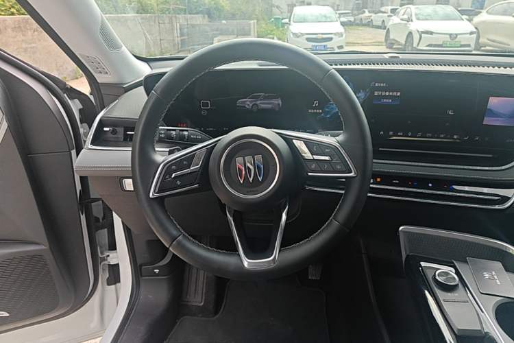 Used Buick E5 2025 Model 620KM Prestige Edition Steering Wheel